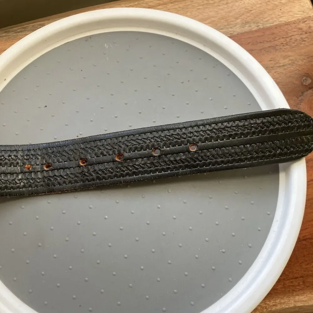 Handmade extra notch